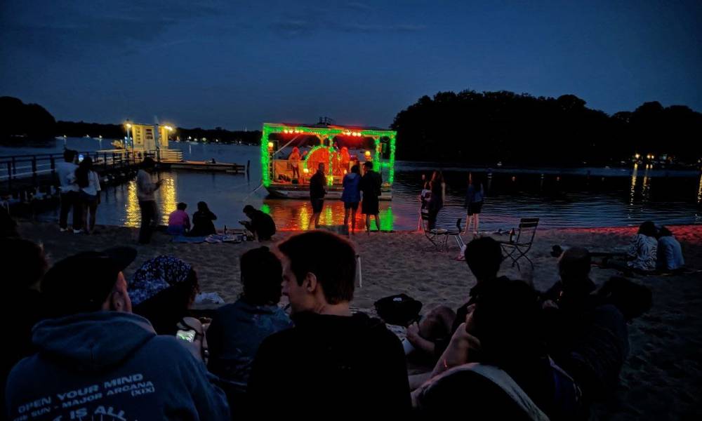 Schwimmende Bühne bei der Fete du Seeee 2024